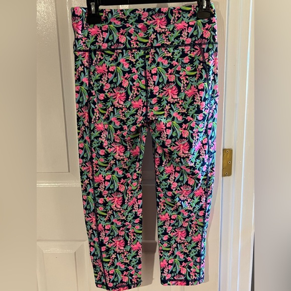 🌸 Lilly, Pulitzer, medium Luxletic leggings like new condition🌸 - Picture 1 of 4